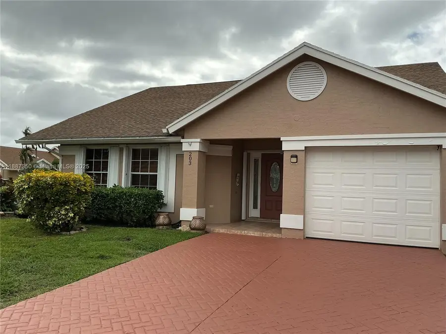 203 N Moccasin Trl N, Jupiter, FL 33458 - Image #3