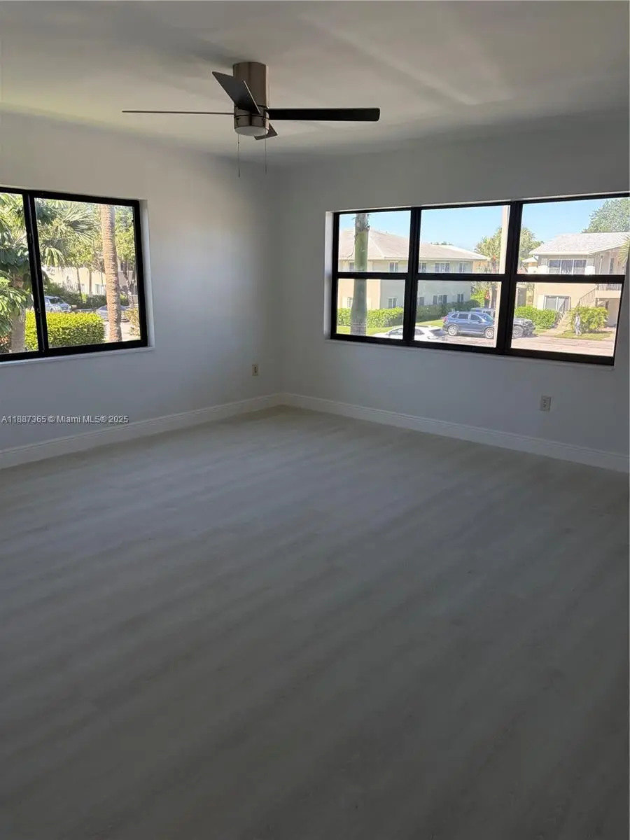220 SW 7th St #8, Boca Raton, FL 33432 - Image #2