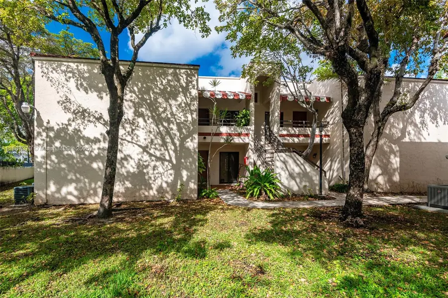 20015 NE 3rd Ct #6, Miami, FL 33179 - Image #2