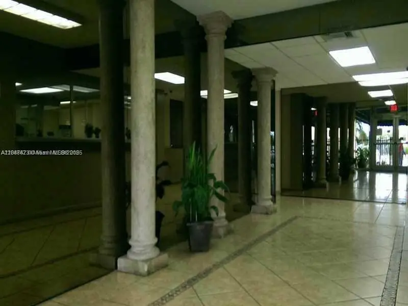 Address Withheld By Seller, Miami, FL 33161 - Image #2