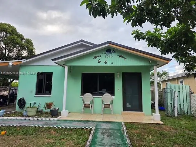 1025 Selkirk St, West Palm Beach, FL 33405 - Image #1