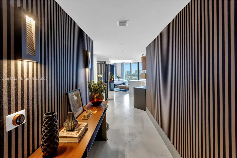 17111 Biscayne Blvd #1709, North Miami Beach, FL 33160 - Image #3