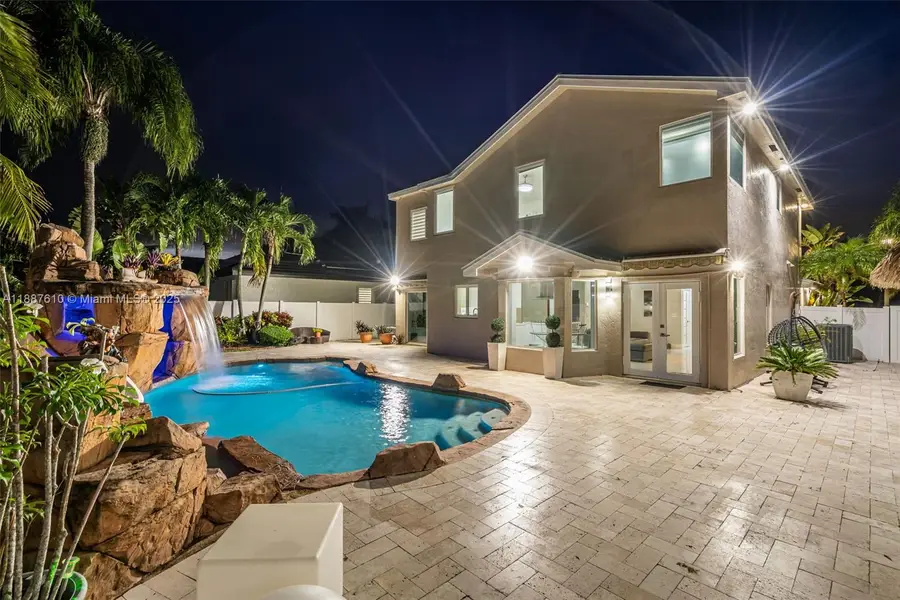 612 SW 179th Ave, Pembroke Pines, FL 33029 - Image #2