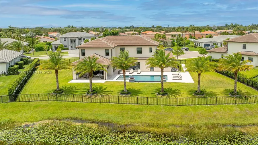 1830 Meadows Dr, Davie, FL 33324 - Image #3