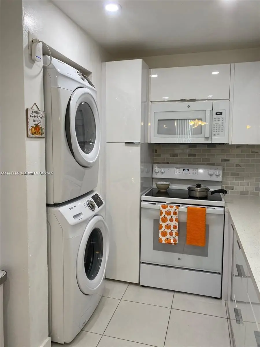 10000 NW 80 Ct #2565, Hialeah Gardens, FL 33016 - Image #2