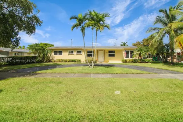 19550 Belview Dr, Cutler Bay, FL 33157