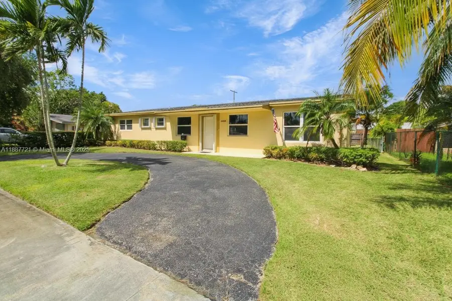 19550 Belview Dr, Cutler Bay, FL 33157 - Image #3