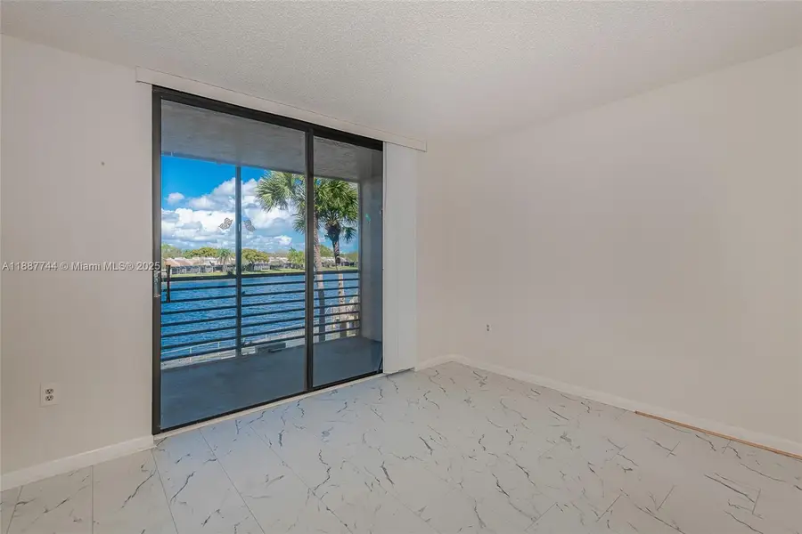1100 Colony Point Cir #208, Pembroke Pines, FL 33026 - Image #3
