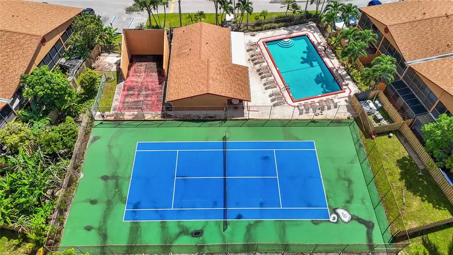 8033 NW 29th Street, Sunrise, FL 33322 - Image #3