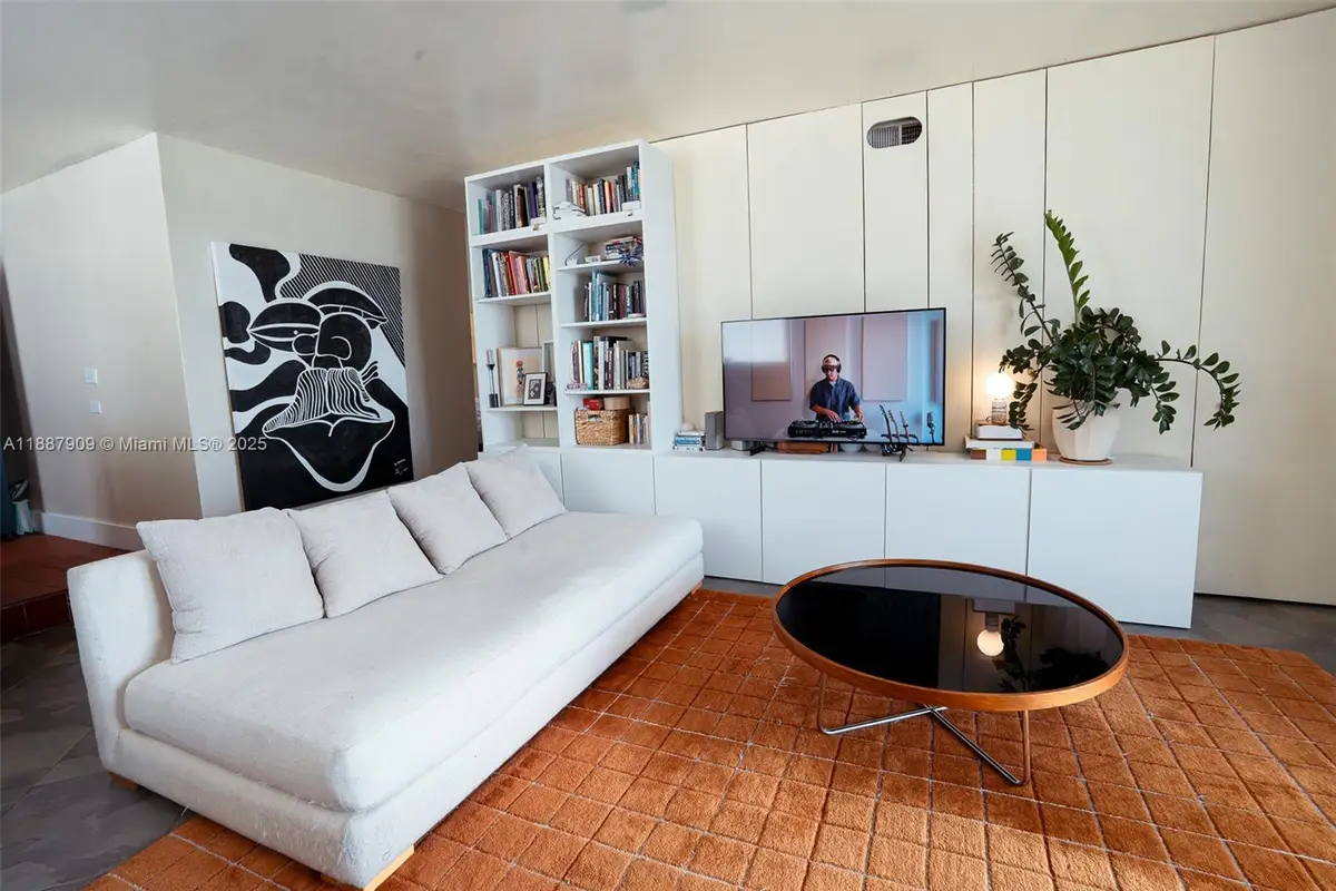 1801 S Treasure Dr #526, North Bay Village, FL 33141 - Image #1