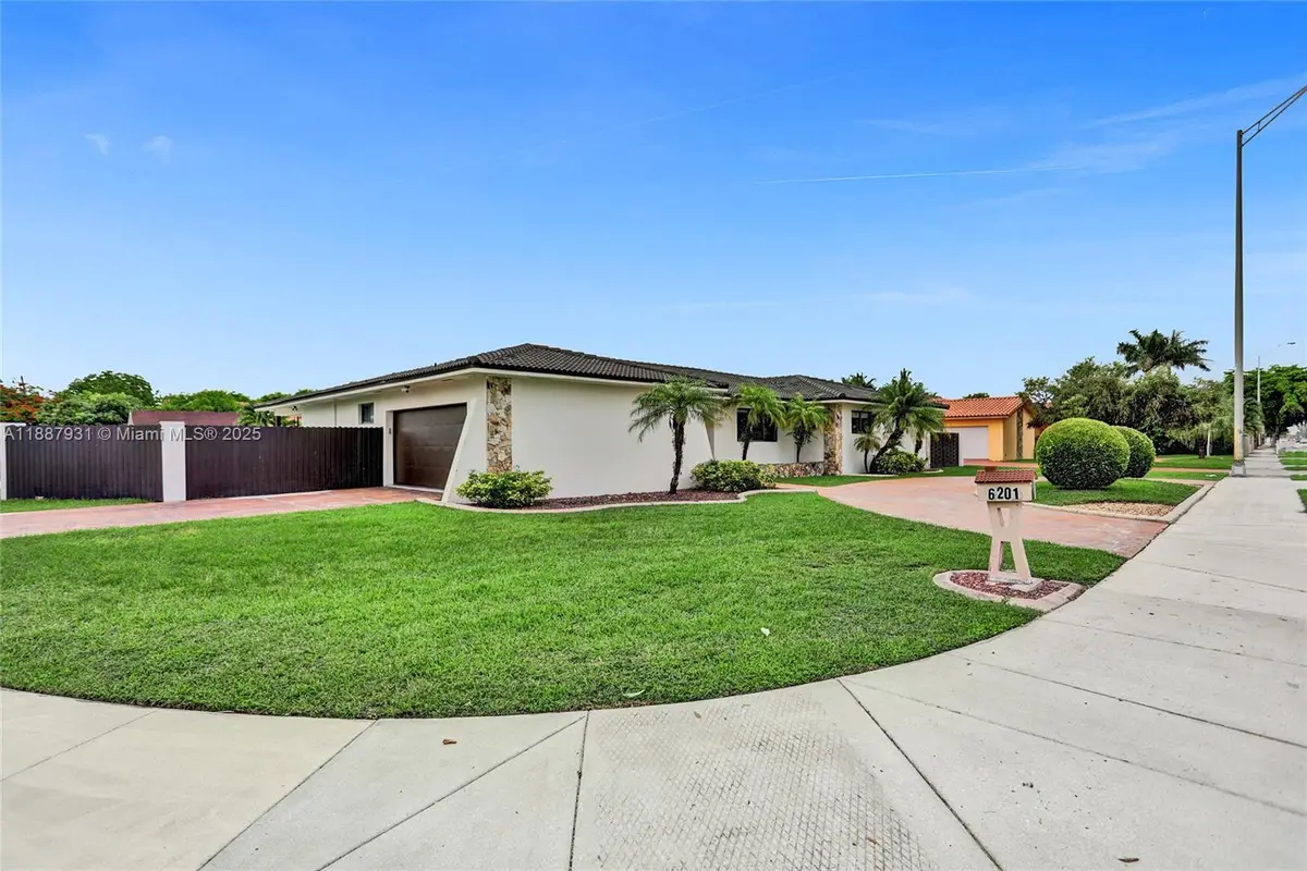 6201 SW 107th Ave, Miami, FL 33173 - Image #1