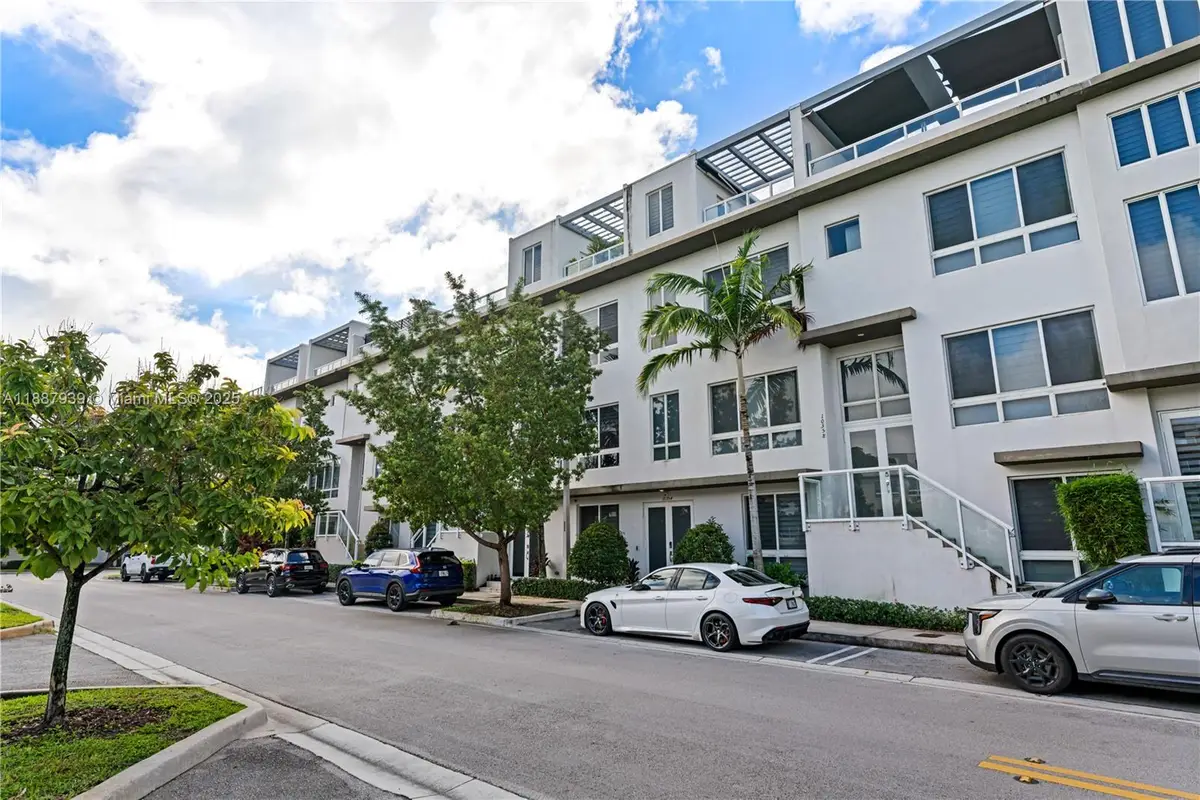 10354 NW 64th St, Doral, FL 33178 - Image #1