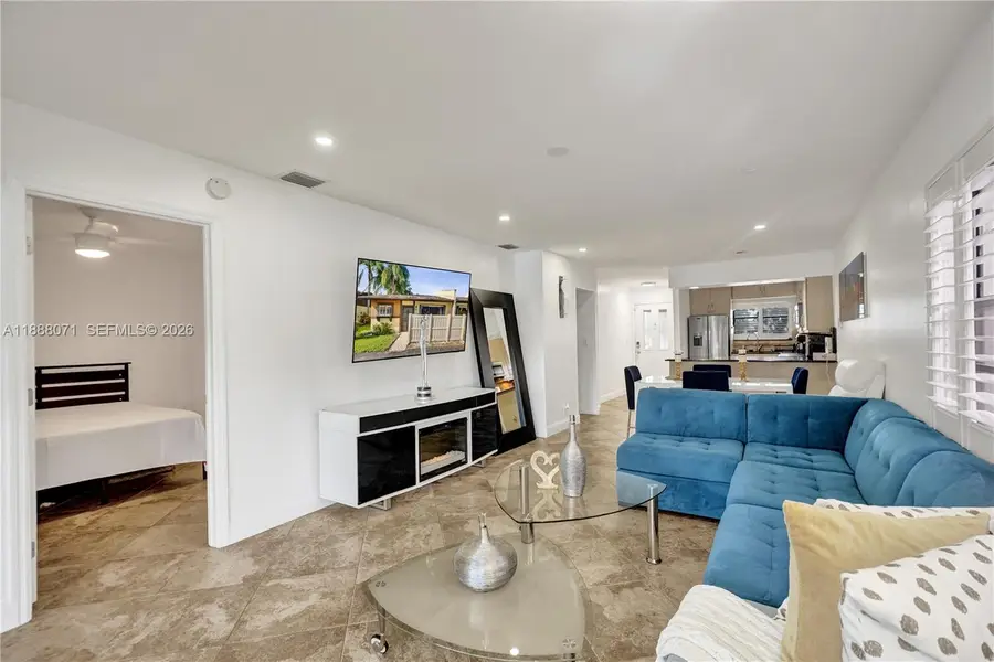 707 Banks Rd, Margate, FL 33063 - #3