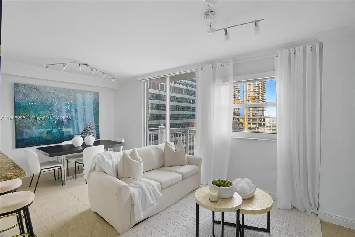 185 SE 14 Ter #1709, Miami, FL 33131 - Image #1