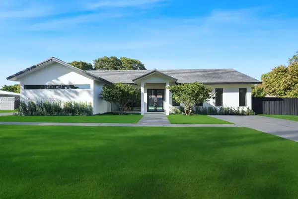 8765 SW 175th St, Palmetto Bay, FL 33157