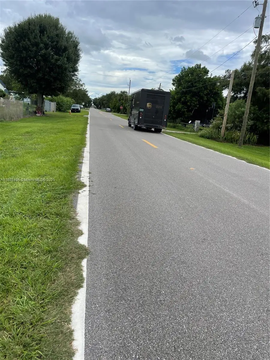 428 Avenue D, Moore Haven, FL 33471 - Image #2