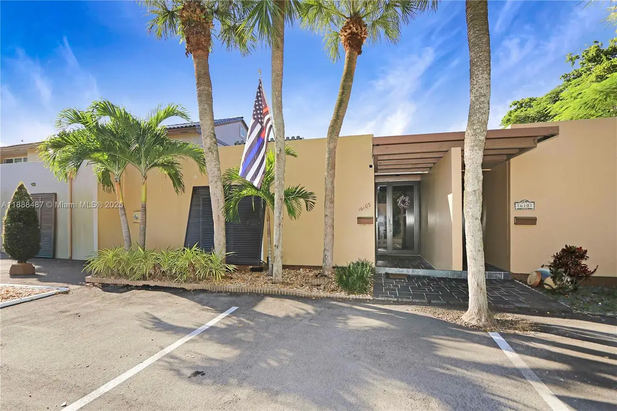 16103 Kingsmoor Way, Miami Lakes, FL 33014 - Image #1