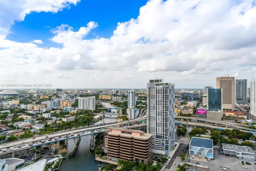 185 SW 7th St #3605, Miami, FL 33130 - Image #3