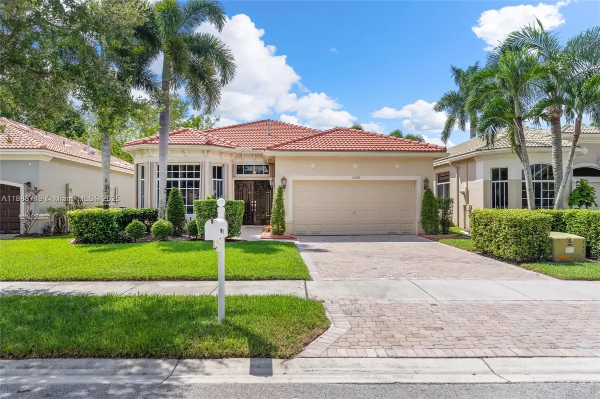 19324 SW 66th St, Pembroke Pines, FL 33332 - Image #1