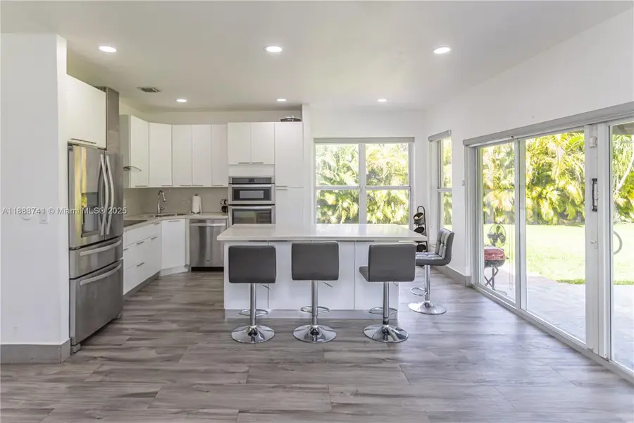 507 Hunting Lodge Dr, Miami Springs, FL 33166 - Image #2