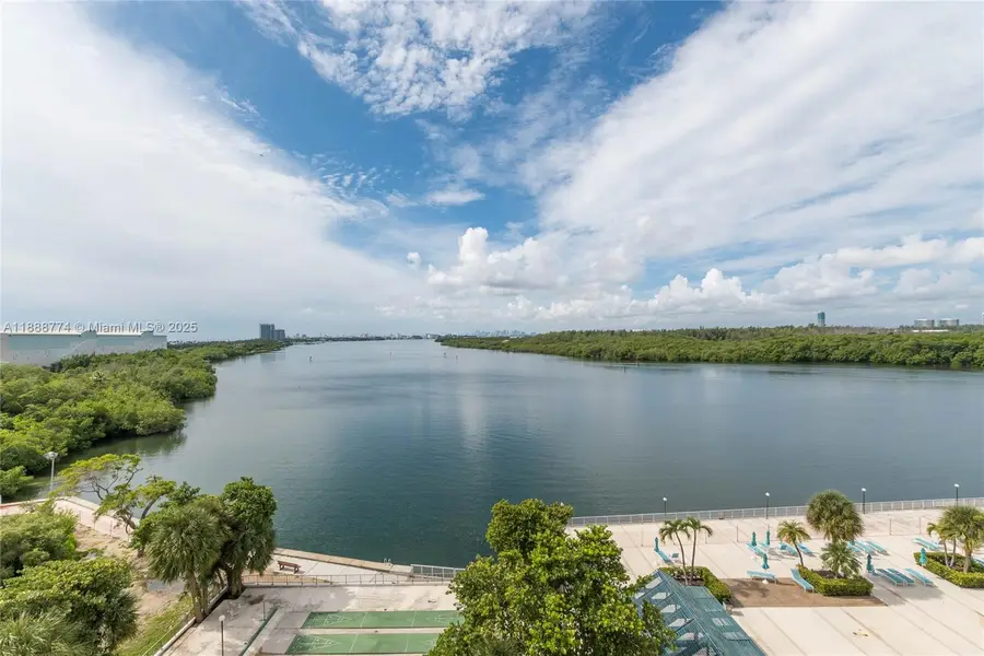 300 Bayview Dr #716, Sunny Isles Beach, FL 33160 - #2