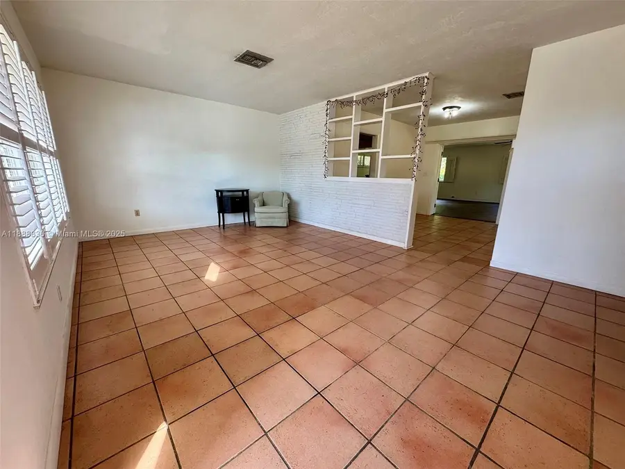 9765 SW 74th St, Miami, FL 33173 - Image #2