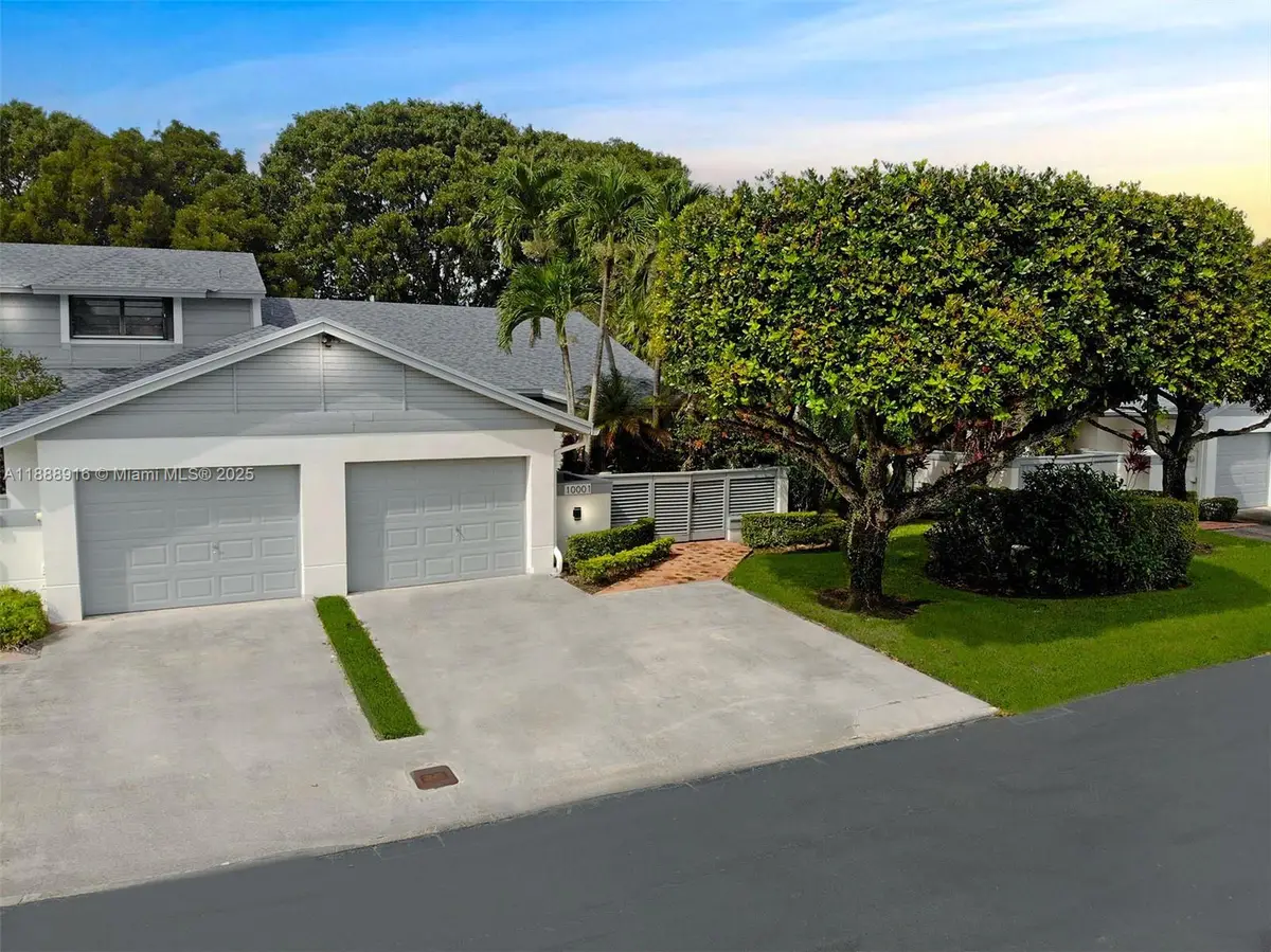 10001 NW 52nd Ter, Doral, FL 33178 - Image #1