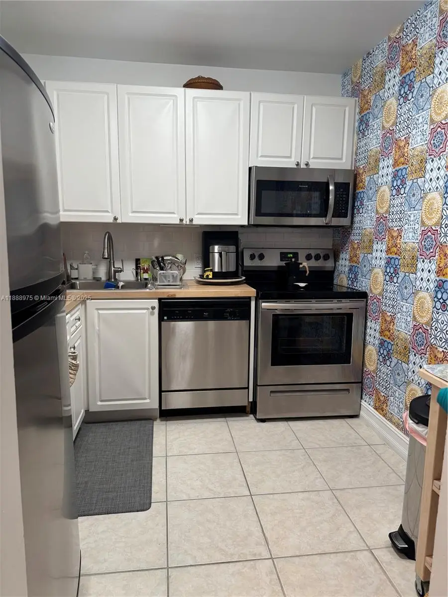 1455 N Treasure Dr #3C, North Bay Village, FL 33141 - Image #3