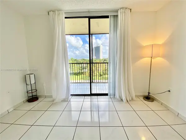 16950 Dixie #A536, North Miami Beach, FL 33160