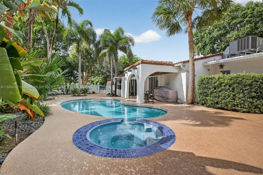 716 Coconut Dr, Fort Lauderdale, FL 33315 - Image #2