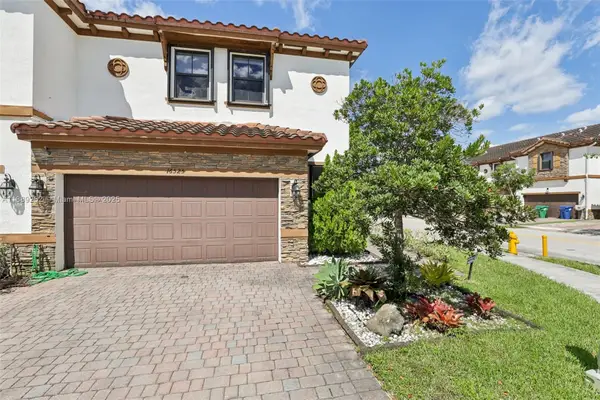 16525 SW 42nd Way, Miami, FL 33185