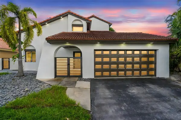 17353 NW 62nd Ct, Hialeah, FL 33015