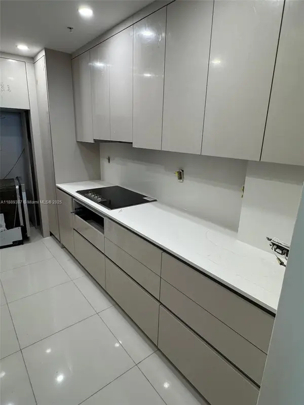 3001 S Ocean Dr #511, Hollywood, FL 33019