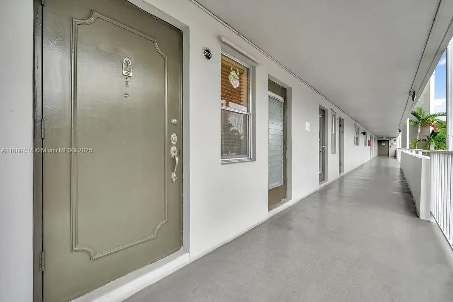 4800 Hillcrest Ln #210, Hollywood, FL 33021 - Image #3