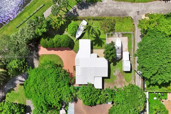 1101 NE 182nd St, North Miami Beach, FL 33162