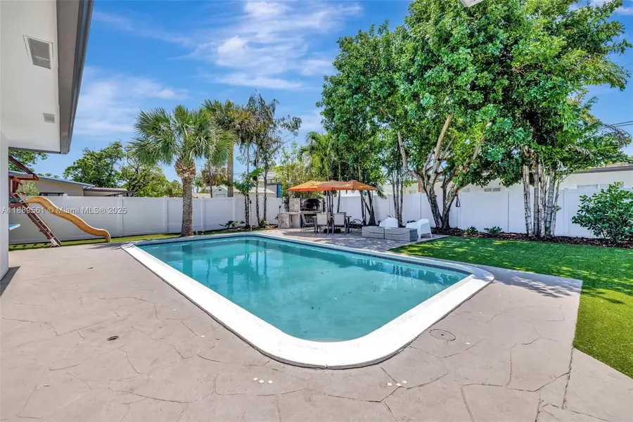 2506 NE 30th St, Fort Lauderdale, FL 33306 - Image #3