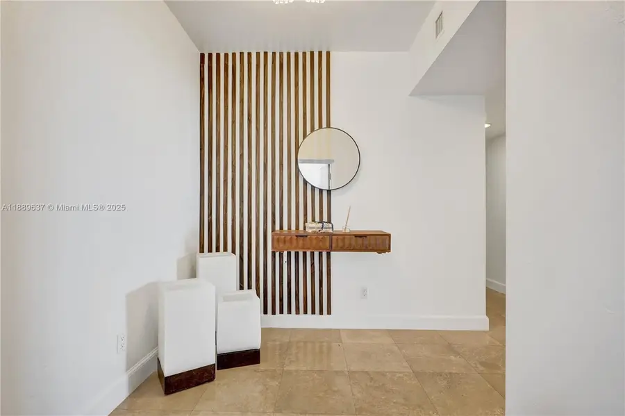 14951 Royal Oaks Ln #1704, North Miami, FL 33181 - Image #3