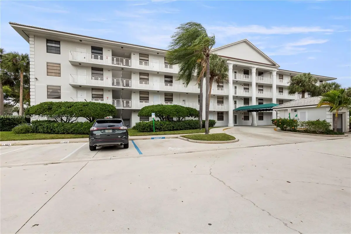 3635 Whitehall Dr #401, West Palm Beach, FL 33401 - Image #1