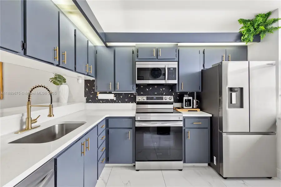 3635 Whitehall Dr #401, West Palm Beach, FL 33401 - Image #2