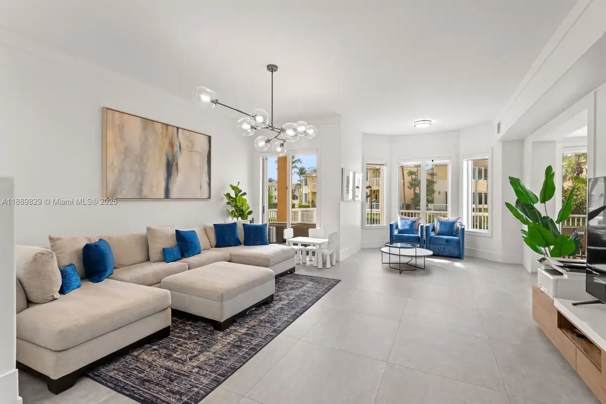 3172 NE 211th St, Aventura, FL 33180 - Image #1