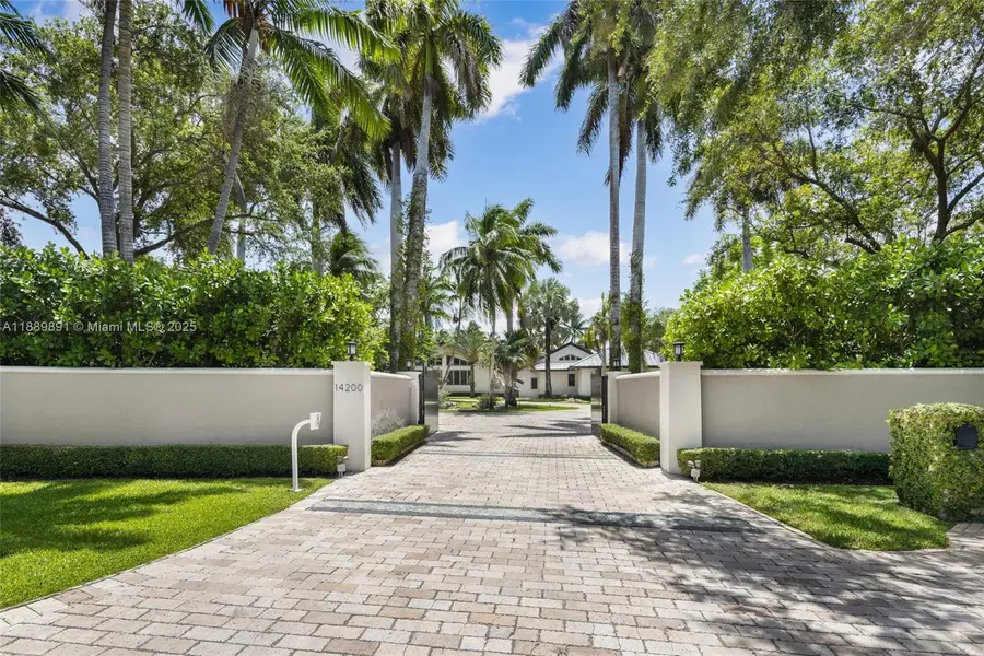 14200 Farmer Rd, Palmetto Bay, FL 33158 - #2