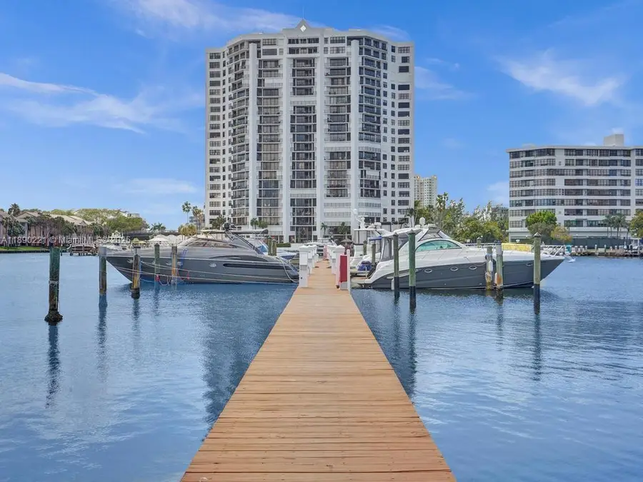 2667 S Parkview Dr, Hallandale Beach, FL 33009 - #2