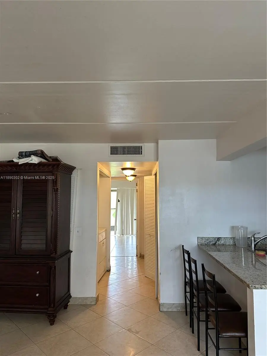 805 Meadows Cir #805, Boynton Beach, FL 33436 - Image #2