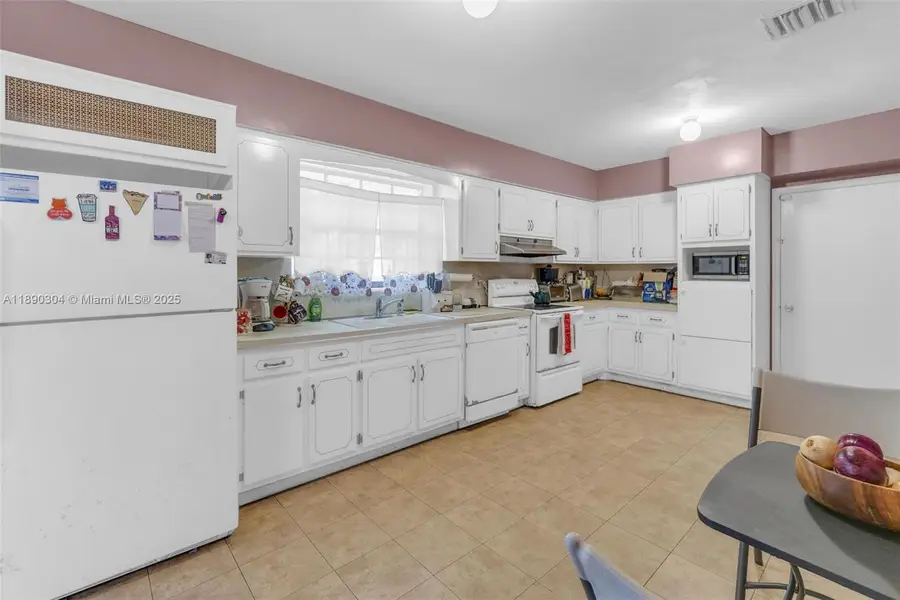 235 NE 123rd St, North Miami, FL 33161 - Image #2