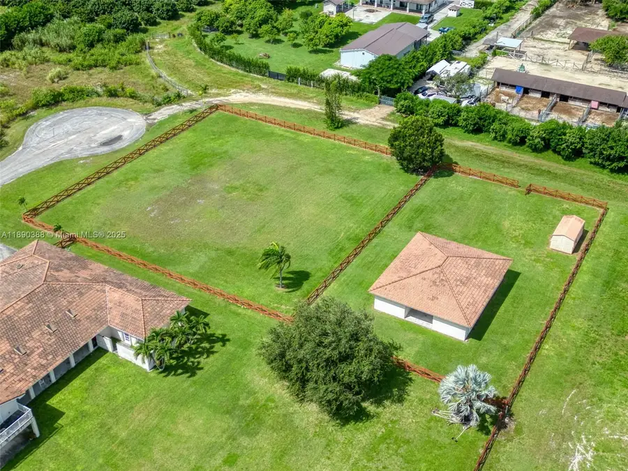 27743 SW 172nd Pl, Homestead, FL 33031 - Image #2