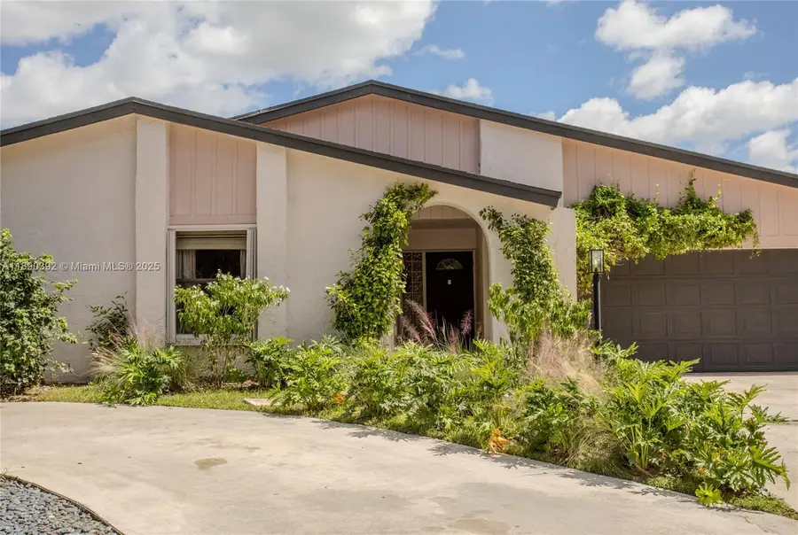 10605 SW 132nd Ct, Miami, FL 33186 - Image #2