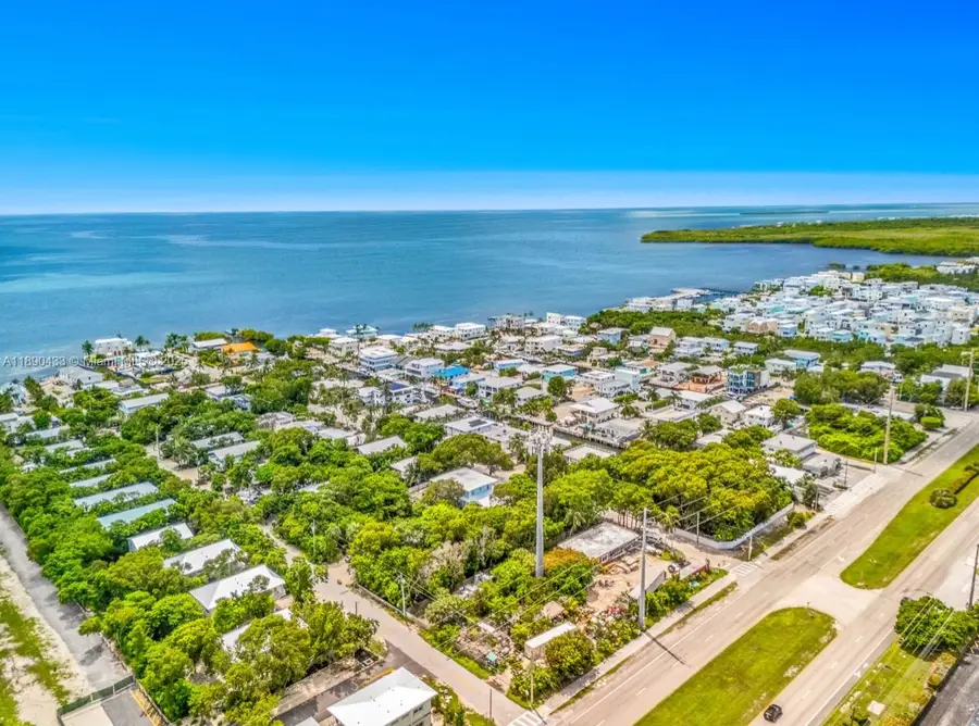 933 Lobster Ln, Key Largo, FL 33037 - Image #3