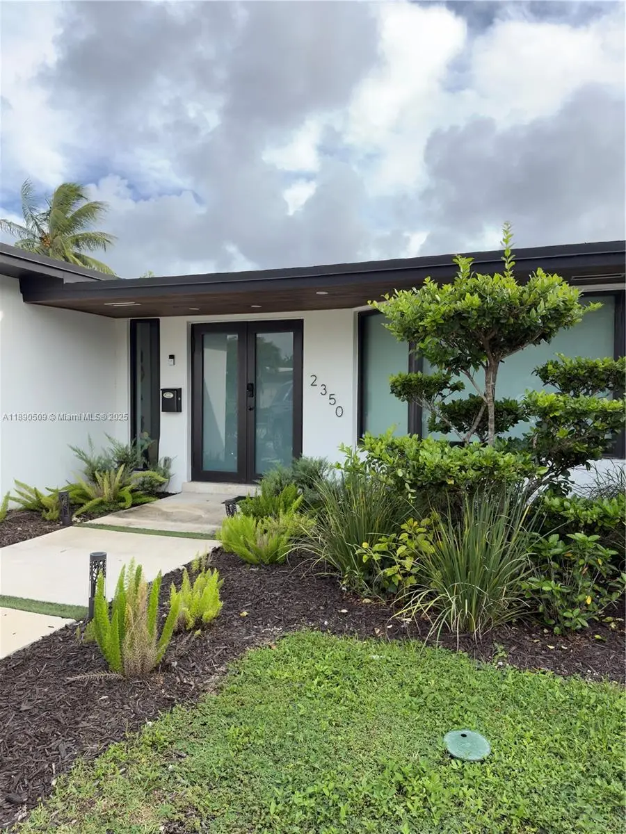 2350 NE 194th St, Miami, FL 33180 - Image #1