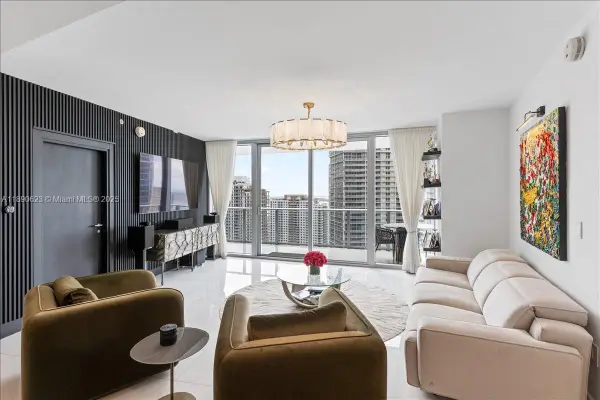 200 Biscayne Boulevard Way #3608, Miami, FL 33131