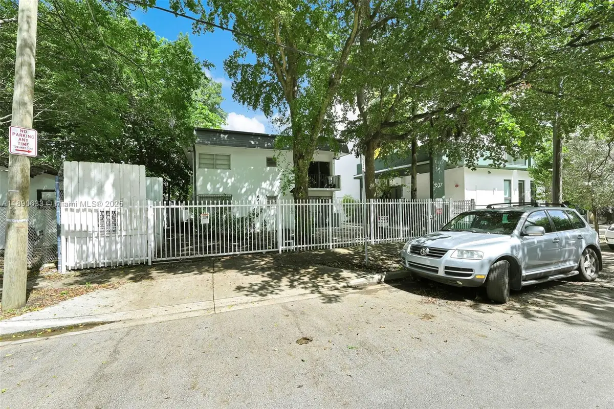 641 NW 2nd St, Miami, FL 33128 - Image #1